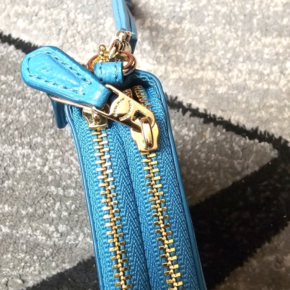 Coach Bags EUC Double Zip Bifold Coin Zip Wallet Detachable Wrist Strap Teal - Picture 11 of 16
